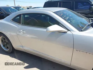 2011 Chevrolet Camaro 2LS z VIN 2G1FA1ED5B9154603, wystawiony jako IAAI lot #41814597 z przebiegiem 102 267 mil mil oraz . Historia ofert i sprzedaży dostępna na DreamBid. Obrazek 13.