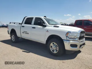 2023 Ram 2500 Tradesman z VIN 3C6UR5CL7PG538704, wystawiony jako Copart lot #46488725 z przebiegiem 112 004 mil mil oraz Szkoda całkowita • Salvage title. Historia ofert i sprzedaży dostępna na DreamBid. Obrazek 4.
