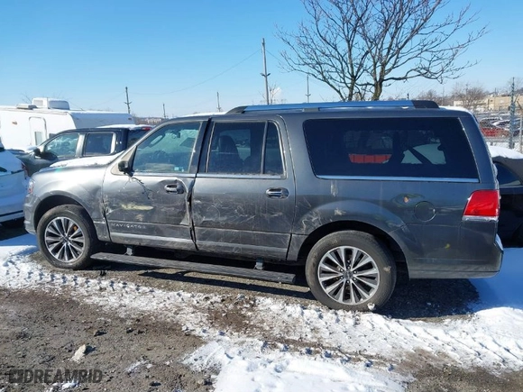 2015 Lincoln Navigator L with VIN 5LMJJ3JT3FEJ13389, listed as a IAAI auction lot 41205754 with 117,883 mi miles. Bid and sale history available at carsss.com. Image 13.