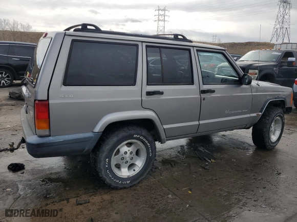 2001 Jeep Cherokee Sport with VIN 1J4FF48S81L528367, listed as a Copart auction lot 44760685 with 235,072 mi miles and Salvage Title. Bid and sale history available at carsss.com. Image 3.