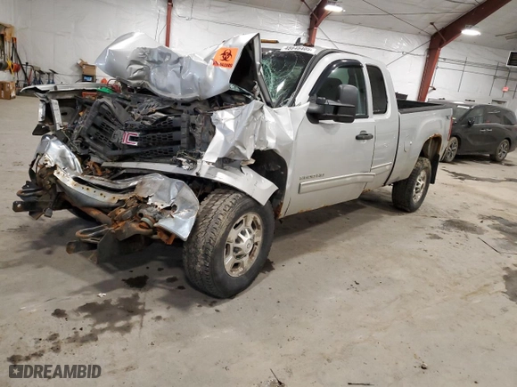 2011 GMC Sierra 2500HD SLE with VIN 1GT220CG9BZ228024, listed as a Copart auction lot 48848405 with 0 mi miles and Salvage Title. Bid and sale history available at carsss.com. Image 1.