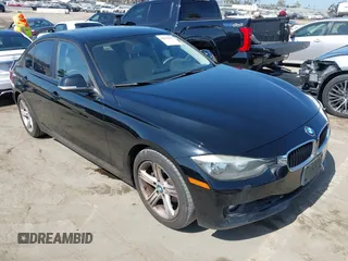 2013 BMW 3 Series 328i z VIN WBA3A5C52DF603241, wystawiony jako IAAI lot #42518837 z przebiegiem 107 281 mil mil oraz . Historia ofert i sprzedaży dostępna na DreamBid. Obrazek 1.