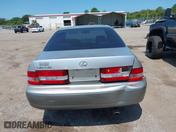 2001 Lexus ES 300 with VIN JT8BF28GX10307910, listed as a IAAI auction lot 42326385 with 157,130 mi miles and . Bid and sale history available at DreamBid. Image 16.