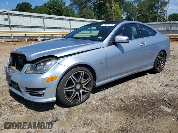 2013 Mercedes-Benz C 350 с VIN WDDGJ5HB1DF957633, выставлен на аукционе Copart как лот 65576675 с пробегом 232 132 миль миль и Списание • Salvage title. История ставок и продаж доступна на DreamBid. Изображение 1.