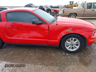 2007 Ford Mustang Deluxe with VIN 1ZVFT80N775357102, listed as a IAAI auction lot 41808731 with 143,661 mi miles. Bid and sale history available at carsss.com. Image 6.
