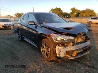 2017 BMW X1 xDrive28i with VIN WBXHT3C30H5F71865, listed as a Copart auction lot 67841122 with 75,471 mi miles. Bid and sale history available at carsss.com. Image 4.