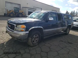 1999 GMC Sierra 1500 SLE z VIN 1GTEK19T7XZ531950, wystawiony jako Copart lot #44424965 z przebiegiem 151 343 mil mil oraz Szkoda całkowita • Salvage title. Historia ofert i sprzedaży dostępna na DreamBid. Obrazek 1.