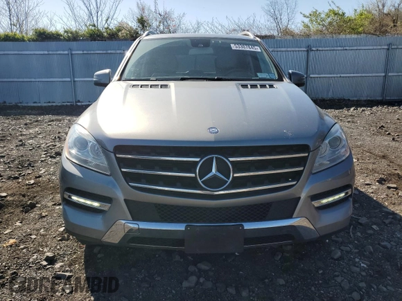 2014 Mercedes-Benz M 350 z VIN 4JGDA5JB3EA312483, wystawiony jako Copart lot #53307845 z przebiegiem 117 104 mil mil oraz Szkoda całkowita • Salvage title. Historia ofert i sprzedaży dostępna na DreamBid. Obrazek 5.