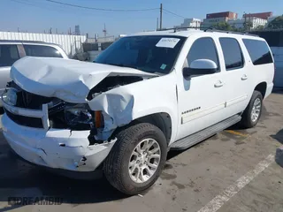 2014 Chevrolet Suburban LT with VIN 1GNSKJE71ER122990, listed as a IAAI auction lot 41674176 with NaN miles. Bid and sale history available at carsss.com. Image 17.