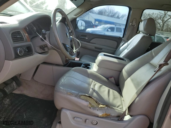 2007 Chevrolet Suburban LS with VIN 3GNFC16087G116204, listed as a Copart auction lot 85556284 with 212,001 mi miles and Salvage Title. Bid and sale history available at carsss.com. Image 7.