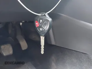 2009 Toyota Matrix S z VIN 2T1KE40E89C020335, wystawiony jako IAAI lot #42399155 z przebiegiem 71 085 mil mil oraz . Historia ofert i sprzedaży dostępna na DreamBid. Obrazek 11.