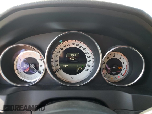 2015 Mercedes-Benz E 400 with VIN WDDKJ6FB0FF294447, listed as a Copart auction lot 84929364 with 96,689 mi miles and Salvage title. Bid and sale history available at DreamBid. Image 9.