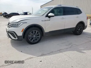 2022 Volkswagen Tiguan SE with VIN 3VV3B7AX5NM172462, listed as a Copart auction lot 53731295 with 48,138 mi miles and Salvage Title. Bid and sale history available at DreamBid. Image 1.