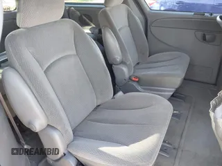 2004 Chrysler Town & Country LX with VIN 2C8GP44R14R510023, listed as a IAAI auction lot 41541652 with 213,273 mi miles. Bid and sale history available at carsss.com. Image 8.