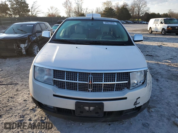 2010 Lincoln MKX z VIN 2LMDJ8JC8ABJ29917, wystawiony jako Copart lot #50023835 z przebiegiem 92 425 mil mil oraz Szkoda całkowita • Salvage title. Historia ofert i sprzedaży dostępna na DreamBid. Obrazek 5.