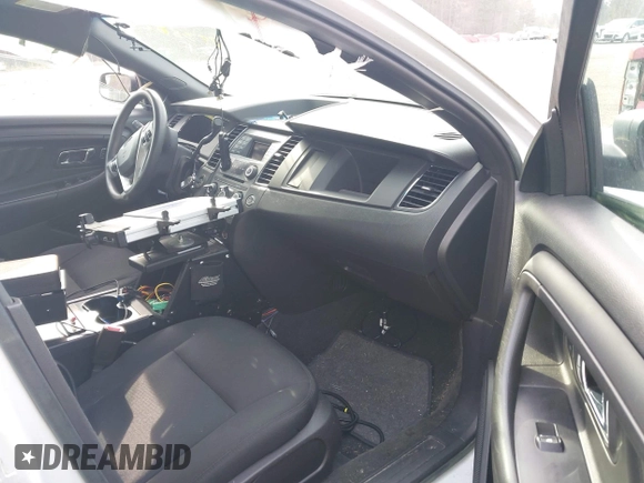 2015 Ford Police Interceptor с VIN 1FAHP2MK2FG195532, выставлен на аукционе IAAI как лот 41793882 с пробегом 90 423 миль миль и . История ставок и продаж доступна на DreamBid. Изображение 5.
