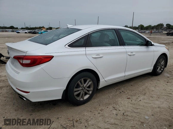 2015 Hyundai Sonata SE z VIN 5NPE24AF2FH232783, wystawiony jako Copart lot #59675925 z przebiegiem 100 748 mil mil oraz Czysty tytuł • Clean title. Historia ofert i sprzedaży dostępna na DreamBid. Obrazek 3.