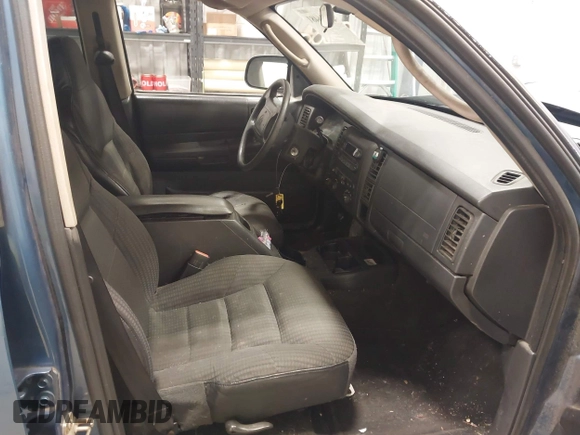 2002 Dodge Durango Sport with VIN 1B4HS38N22F157136, listed as a IAAI auction lot 41396481 with 186,039 mi miles. Bid and sale history available at carsss.com. Image 5.