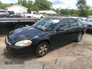 2008 Chevrolet Impala LS z VIN 2G1WB58K281237962, wystawiony jako IAAI lot #42190212 z przebiegiem 241 369 mil mil oraz . Historia ofert i sprzedaży dostępna na DreamBid. Obrazek 2.