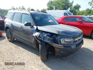 2024 Ford Bronco Sport Big Bend z VIN 3FMCR9B69RRE87071, wystawiony jako IAAI lot #42588433 z przebiegiem 17 570 mil mil oraz . Historia ofert i sprzedaży dostępna na DreamBid. Obrazek 1.