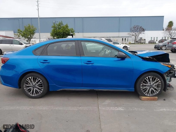 2022 Kia Forte GT-Line with VIN 3KPF54AD2NE471098, listed as a IAAI auction lot 41482221 with 34,240 mi miles. Bid and sale history available at carsss.com. Image 13.