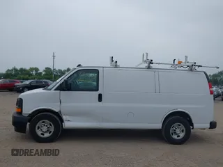 2017 Chevrolet Express Cargo z VIN 1GCWGAFF4H1241069, wystawiony jako IAAI lot #42465525 z przebiegiem 89 006 mil mil oraz . Historia ofert i sprzedaży dostępna na DreamBid. Obrazek 14.