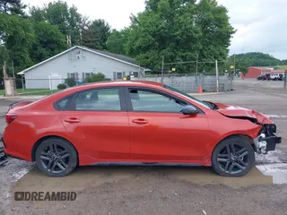 2021 Kia Forte GT-Line z VIN 3KPF34AD0ME298301, wystawiony jako IAAI lot #42452730 z przebiegiem 60 182 mil mil oraz . Historia ofert i sprzedaży dostępna na DreamBid. Obrazek 14.