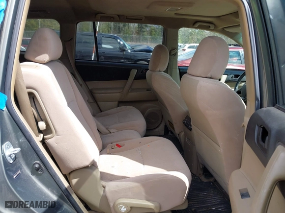 2008 Toyota Highlander with VIN JTEES41A282010507, listed as a IAAI auction lot 41999562 with 204,868 mi miles. Bid and sale history available at carsss.com. Image 8.