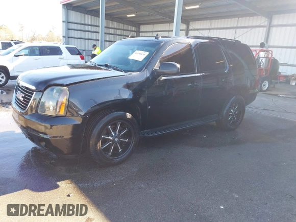2008 GMC Yukon SLT w/4SB with VIN 1GKFC13JX8R208328, listed as a IAAI auction lot 41436830 with 271,681 mi miles. Bid and sale history available at carsss.com. Image 2.