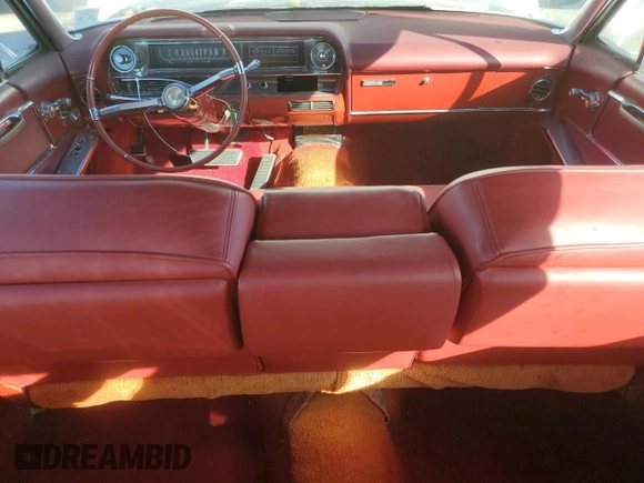 1964 Cadillac DeVille z VIN 64J117131, wystawiony jako Copart lot #79055844 z przebiegiem 75 803 mil mil oraz Czysty tytuł • Clean title. Historia ofert i sprzedaży dostępna na DreamBid. Obrazek 8.