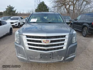 2019 Cadillac Escalade Premium Luxury with VIN 1GYS4CKJ9KR182956, listed as a IAAI auction lot 41353808 with 109,896 mi miles. Bid and sale history available at carsss.com. Image 12.