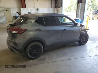 2021 Nissan Kicks S z VIN 3N1CP5BV8ML505794, wystawiony jako Copart lot #55686385 z przebiegiem 79 261 mil mil oraz Szkoda całkowita • Salvage title. Historia ofert i sprzedaży dostępna na DreamBid. Obrazek 3.