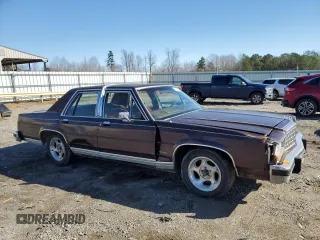1983 Ford Crown Victoria z VIN 1FABP43F8DZ146309, wystawiony jako Copart lot #43996455 z przebiegiem 99 596 mil mil oraz Szkoda całkowita • Salvage title. Historia ofert i sprzedaży dostępna na DreamBid. Obrazek 4.