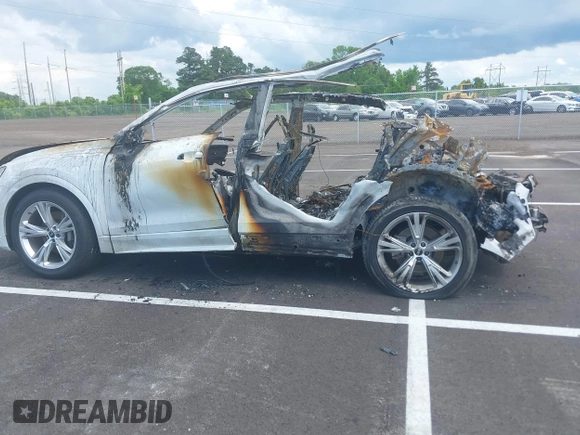 2022 Audi Q8 Premium Plus with VIN WA1BVBF15ND021085, listed as a IAAI auction lot 42214667 with Not provided miles and . Bid and sale history available at DreamBid. Image 13.