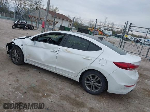 2017 Hyundai Elantra SE z VIN 5NPD84LF8HH162085, wystawiony jako IAAI lot #42153313 z przebiegiem 105 980 mil mil oraz . Historia ofert i sprzedaży dostępna na DreamBid. Obrazek 3.