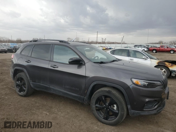 2023 Jeep Cherokee Altitude Lux with VIN 1C4PJMMBXPD101581, listed as a Copart auction lot 49298345 with 28,852 mi miles and Salvage Title. Bid and sale history available at carsss.com. Image 4.
