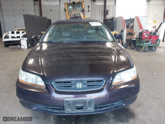 1998 Honda Accord Cpe EX with VIN 1HGCG225XWA014392, listed as a IAAI auction lot 41835900 with 206,246 mi miles. Bid and sale history available at carsss.com. Image 12.
