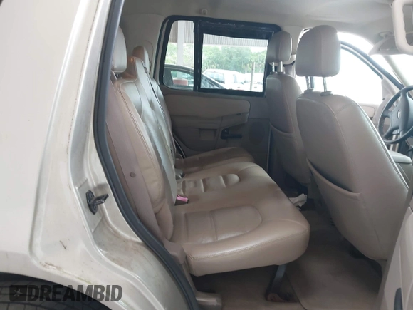 2005 Ford Explorer XLT z VIN 1FMZU63K55UA75025, wystawiony jako IAAI lot #42359692 z przebiegiem 104 954 mil mil oraz . Historia ofert i sprzedaży dostępna na DreamBid. Obrazek 8.