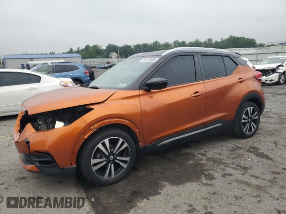 2019 Nissan Kicks S z VIN 3N1CP5CU2KL491930, wystawiony jako Copart lot #61214685 z przebiegiem 83 965 mil mil oraz Szkoda całkowita • Salvage title. Historia ofert i sprzedaży dostępna na DreamBid. Obrazek 1.