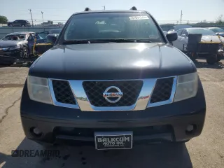2007 Nissan Pathfinder SE z VIN 5N1AR18W87C637358, wystawiony jako Copart lot #61691545 z przebiegiem 97 134 mil mil oraz Czysty tytuł • Clean title. Historia ofert i sprzedaży dostępna na DreamBid. Obrazek 5.