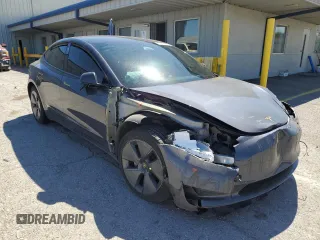 2023 Tesla Model 3 z VIN 5YJ3E1EAXPF409835, wystawiony jako Copart lot #56205335 z przebiegiem Nie podano mil oraz Szkoda całkowita • Salvage title. Historia ofert i sprzedaży dostępna na DreamBid. Obrazek 4.