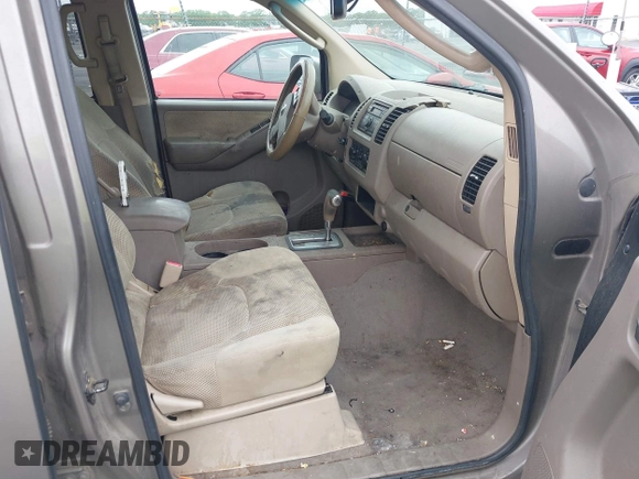 2008 Nissan Frontier SE z VIN 1N6AD07U78C403143, wystawiony jako IAAI lot #42211053 z przebiegiem 369 349 mil mil oraz . Historia ofert i sprzedaży dostępna na DreamBid. Obrazek 5.