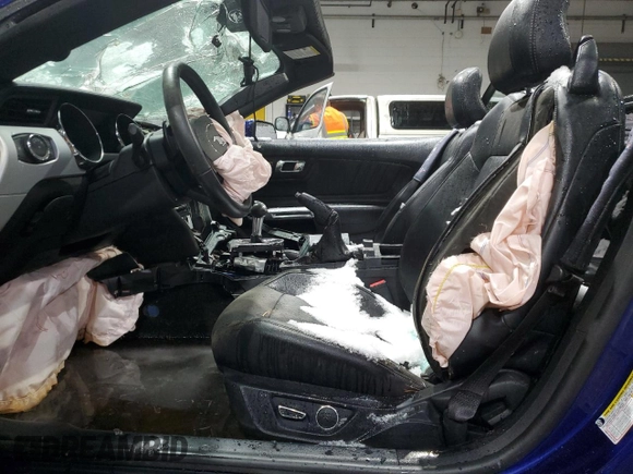 2015 Ford Mustang EcoBoost Premium z VIN 1FATP8UH2F5387031, wystawiony jako Copart lot #46362525 z przebiegiem Nie podano mil oraz Szkoda całkowita • Salvage title. Historia ofert i sprzedaży dostępna na DreamBid. Obrazek 7.
