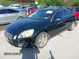 2012 Volvo S60 T5 with VIN YV1622FSXC2109433, listed as a IAAI auction lot 42015178 with 161,895 mi miles. Bid and sale history available at carsss.com. Image 2.