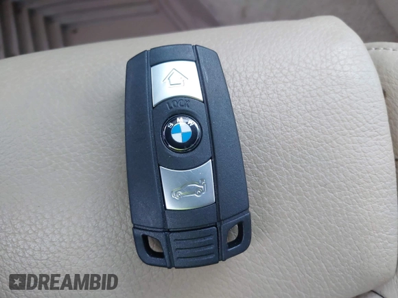 2006 BMW 3 Series 330i with VIN WBAVB33596AZ86475, listed as a IAAI auction lot 42494029 with 86,781 mi miles and . Bid and sale history available at DreamBid. Image 11.