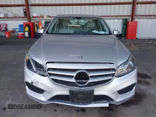 2014 Mercedes-Benz E 350 Sport z VIN WDDHF5KB2EA831973, wystawiony jako IAAI lot #41748637 z przebiegiem 153 481 mil mil oraz . Historia ofert i sprzedaży dostępna na DreamBid. Obrazek 12.