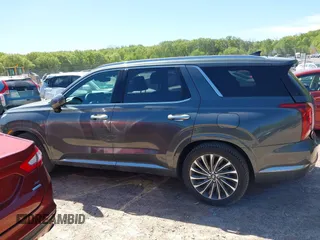 2023 Hyundai Palisade Calligraphy с VIN KM8R7DGE1PU502462, выставлен на аукционе IAAI как лот 42282103 с пробегом 69 487 миль миль и . История ставок и продаж доступна на DreamBid. Изображение 14.