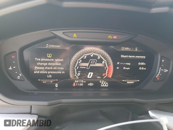 2019 Lamborghini Urus z VIN ZPBUA1ZL4KLA01017, wystawiony jako Copart lot #45752215 z przebiegiem 64 119 mil mil oraz Tytuł czysty. Historia ofert i sprzedaży dostępna na DreamBid. Obrazek 9.