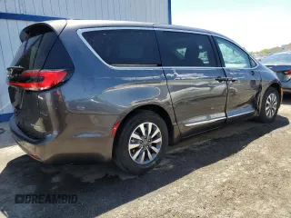 2023 Chrysler Pacifica Hybrid Limited with VIN 2C4RC1S7XPR595163, listed as a Copart auction lot 58182295 with 45,799 mi miles and Clean title. Bid and sale history available at DreamBid. Image 3.