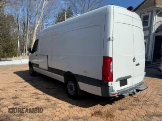 2022 Mercedes-Benz Sprinter with VIN W1Y4ECVY0NT105206, listed as a Copart auction lot 52155085 with 12,000 mi miles and Clean Title. Bid and sale history available at DreamBid. Image 7.